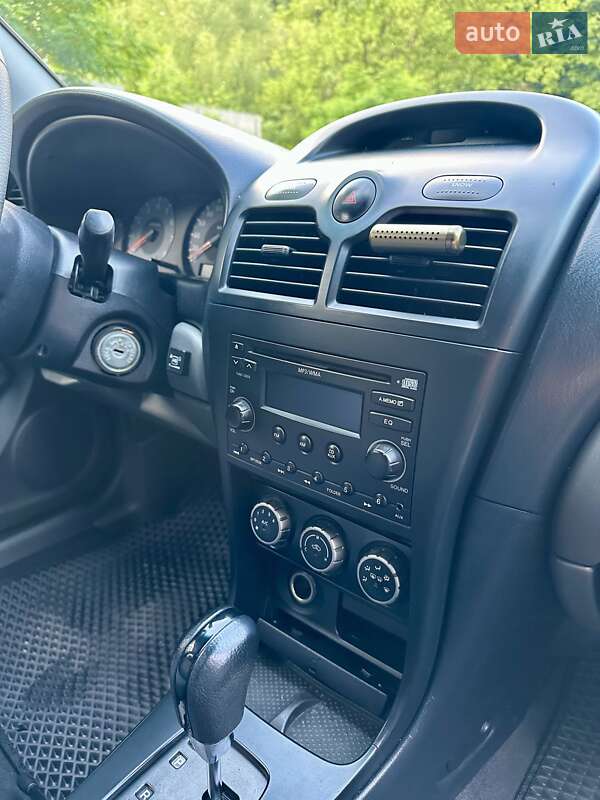 Седан Nissan Almera 2012 в Києві