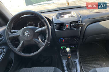 Седан Nissan Almera 2005 в Ужгороде