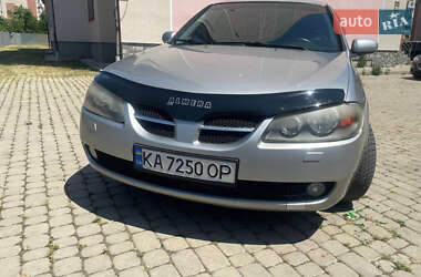 Седан Nissan Almera 2005 в Мукачево