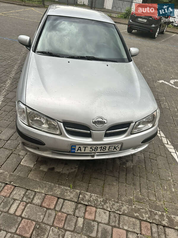 Хэтчбек Nissan Almera 2001 в Ивано-Франковске