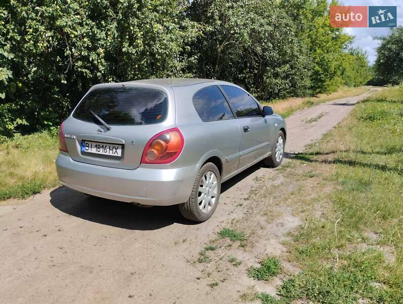 Хэтчбек Nissan Almera 2005 в Умани