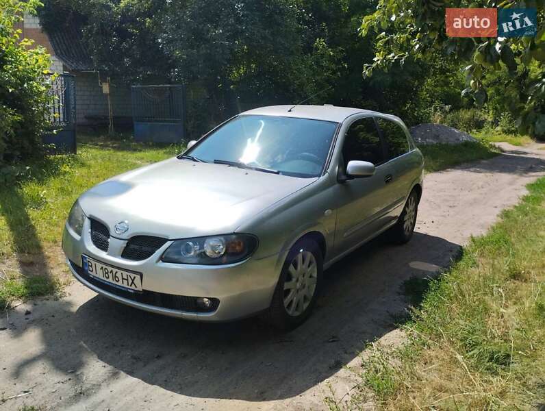 Хэтчбек Nissan Almera 2005 в Умани