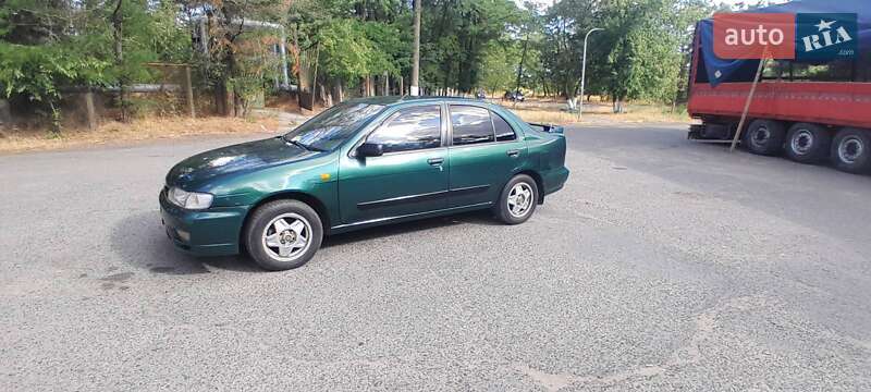 Nissan Almera 1996