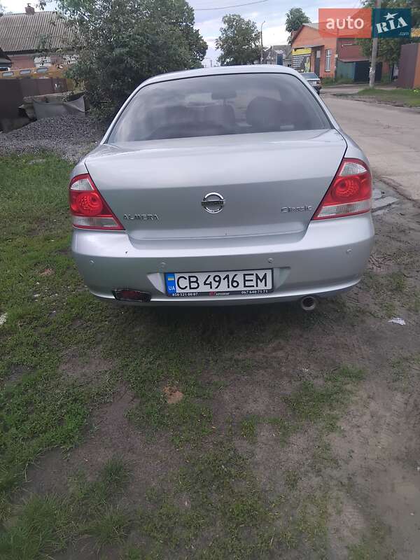 Седан Nissan Almera 2011 в Чернигове