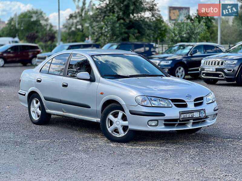 Nissan Almera 2001