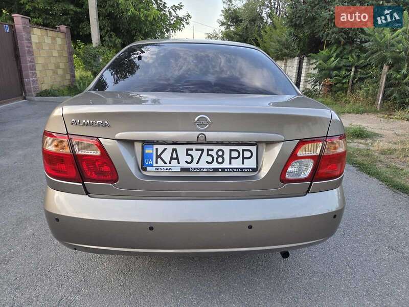 Седан Nissan Almera 2005 в Каменском