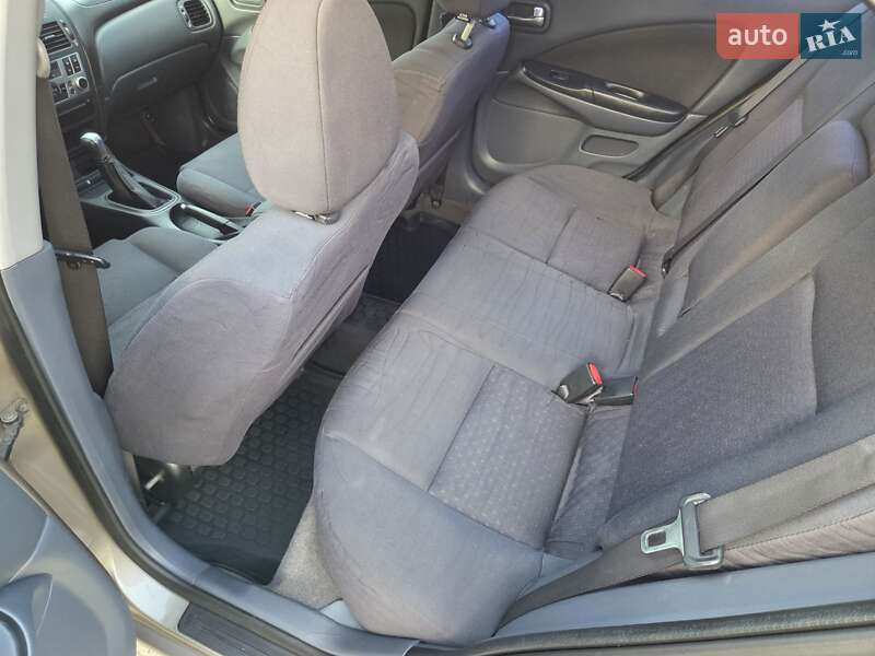 Седан Nissan Almera 2005 в Каменском