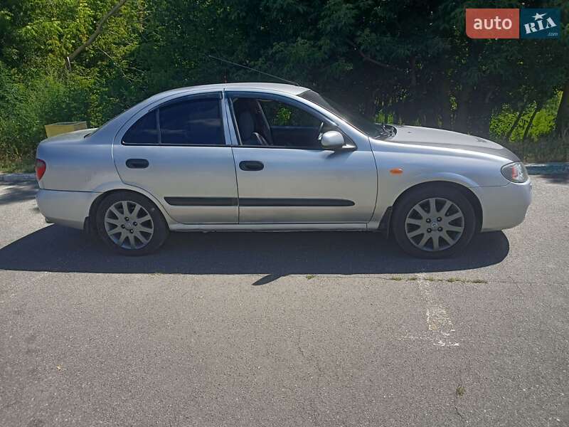 Nissan Almera 2005