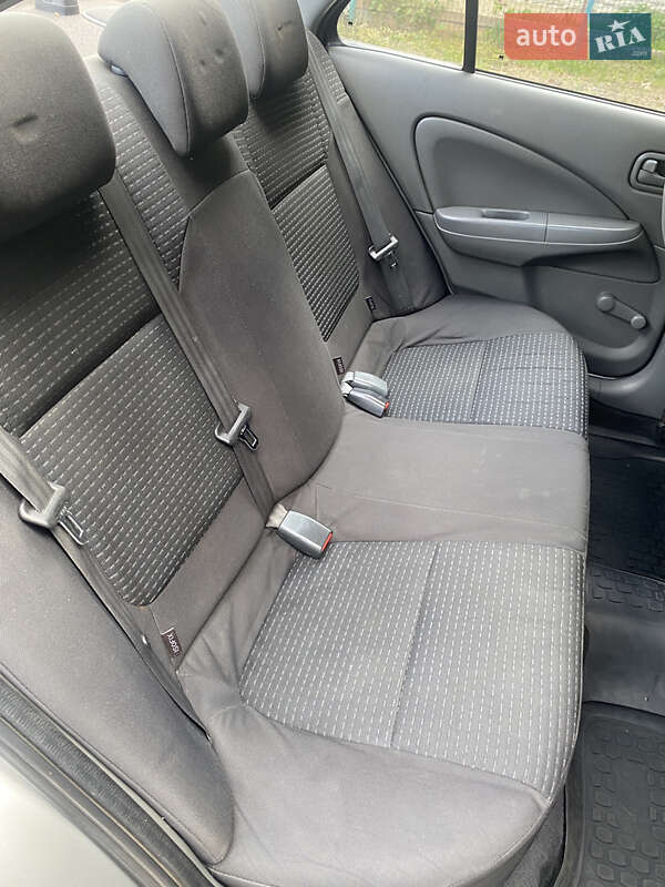 Седан Nissan Almera 2008 в Ужгороді