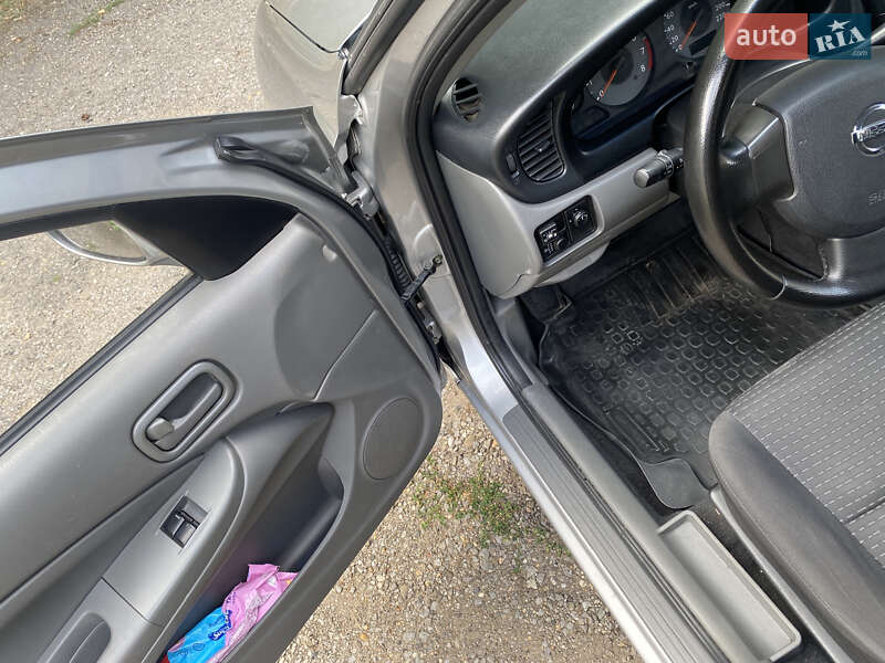 Седан Nissan Almera 2008 в Ужгороді