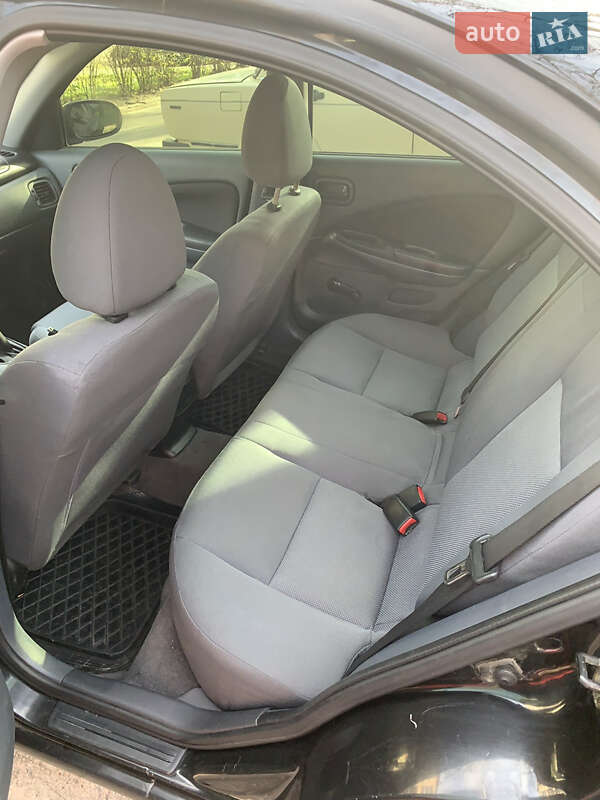 Седан Nissan Almera 2005 в Харкові