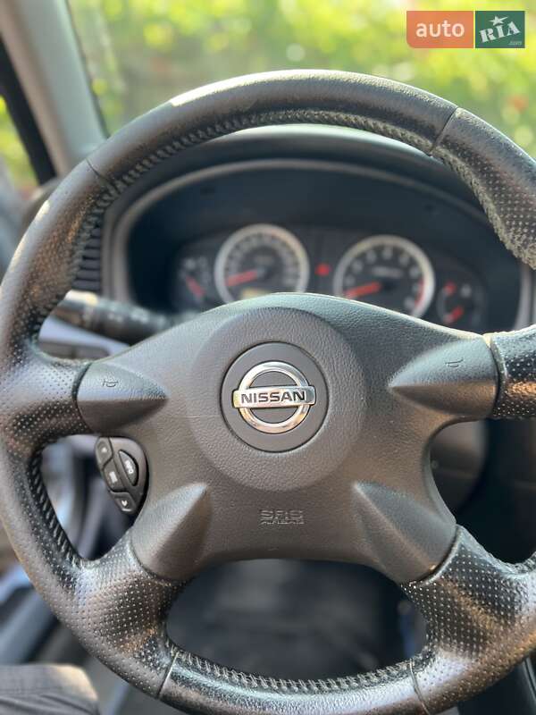 Хэтчбек Nissan Almera 2006 в Днепре