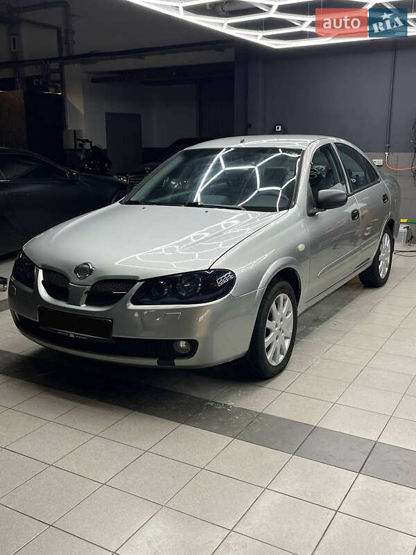 Nissan Almera 2005