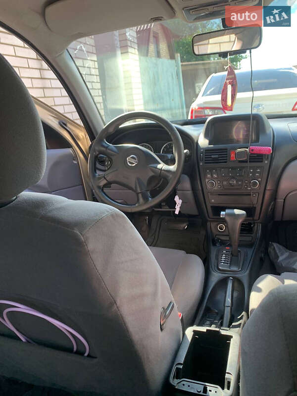 Седан Nissan Almera 2003 в Києві