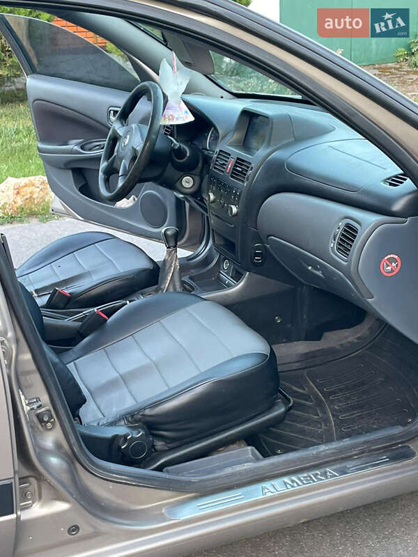 Седан Nissan Almera 2005 в Обухівці