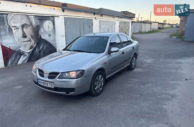 Седан Nissan Almera 2004 в Киеве
