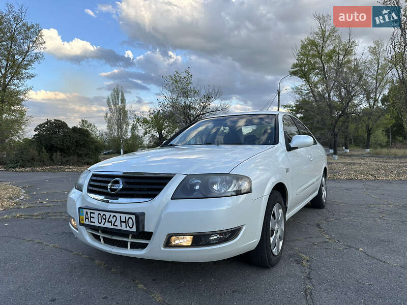 Nissan Almera 2012