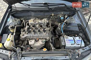 Седан Nissan Almera 2004 в Ананьеве
