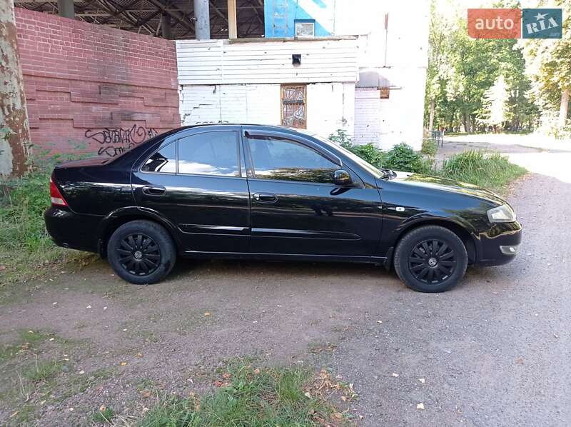 Седан Nissan Almera 2011 в Чернигове