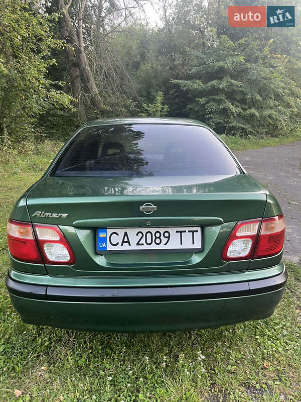 Седан Nissan Almera 2001 в Ямполе