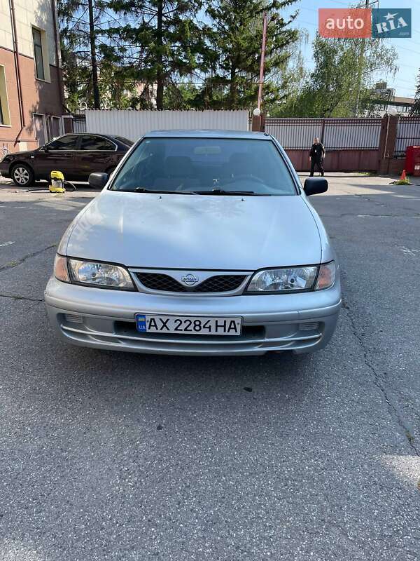 Nissan Almera 1998