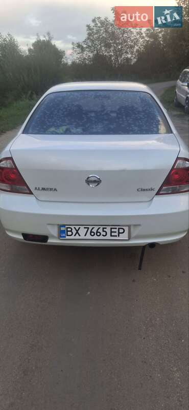 Седан Nissan Almera 2011 в Білогір'ї