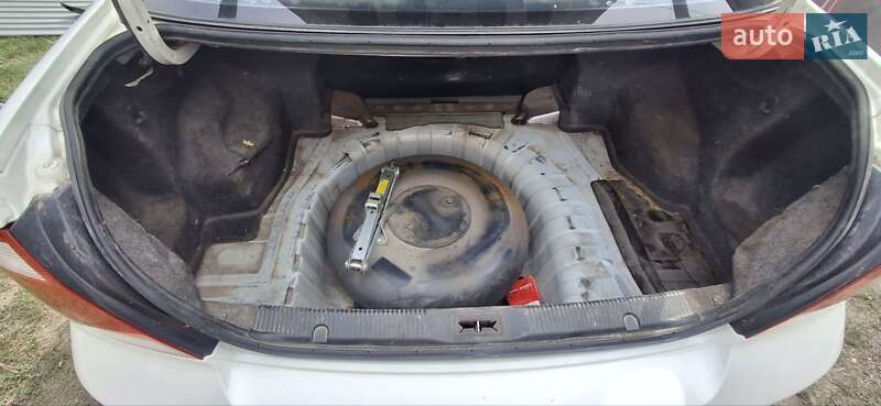 Седан Nissan Almera 2011 в Білогір'ї