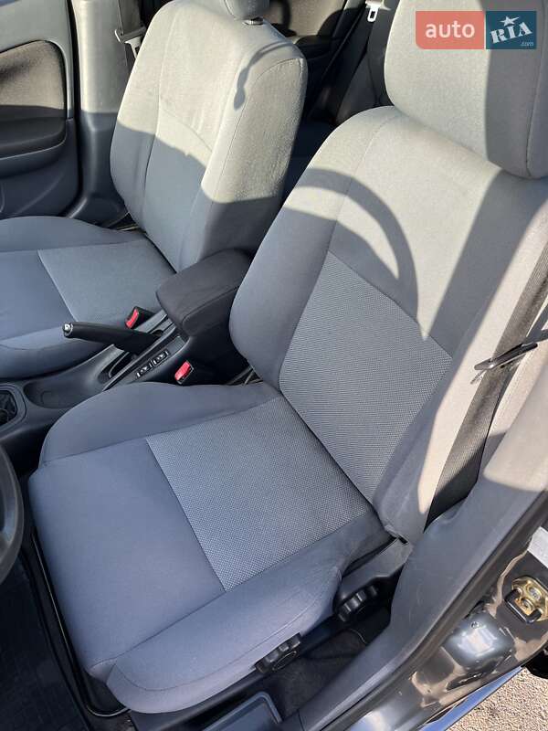 Хэтчбек Nissan Almera 2005 в Киеве