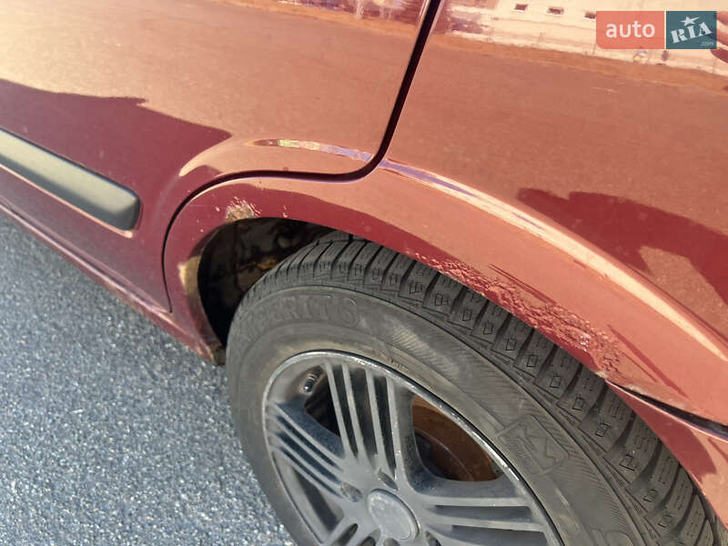 Хетчбек Nissan Almera 2002 в Києві