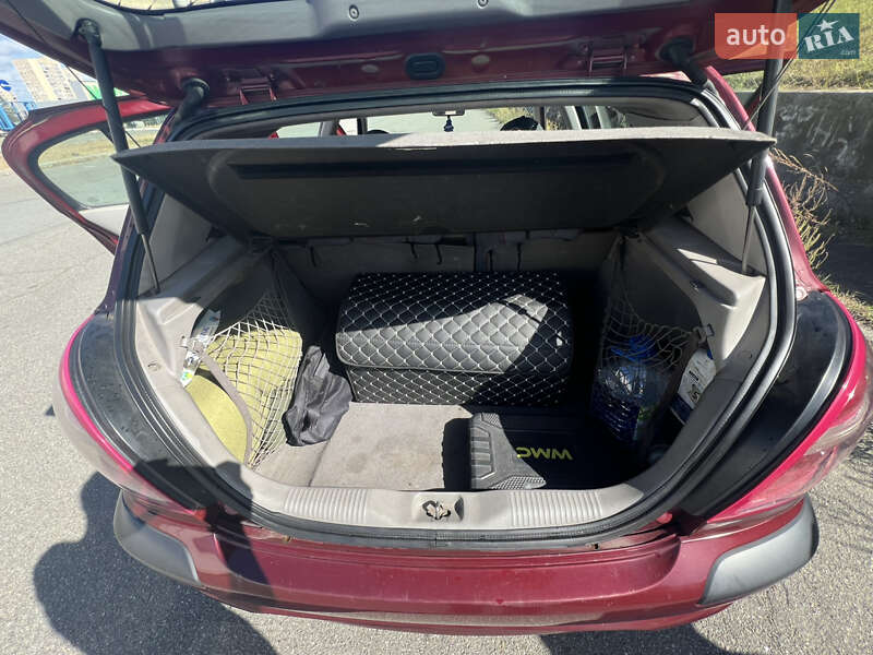 Хетчбек Nissan Almera 2002 в Києві