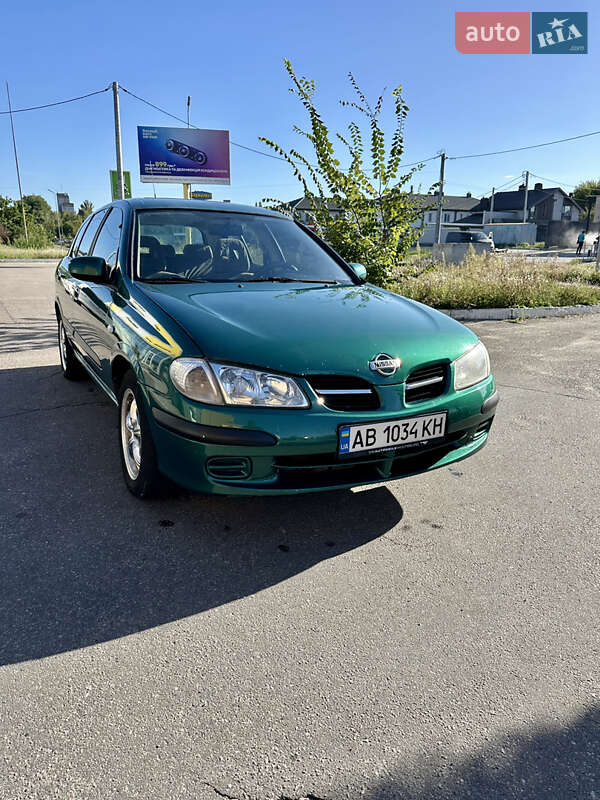 Хетчбек Nissan Almera 2001 в Білій Церкві