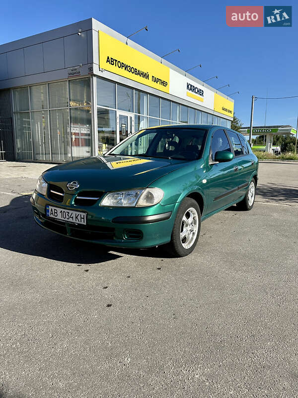Хетчбек Nissan Almera 2001 в Білій Церкві