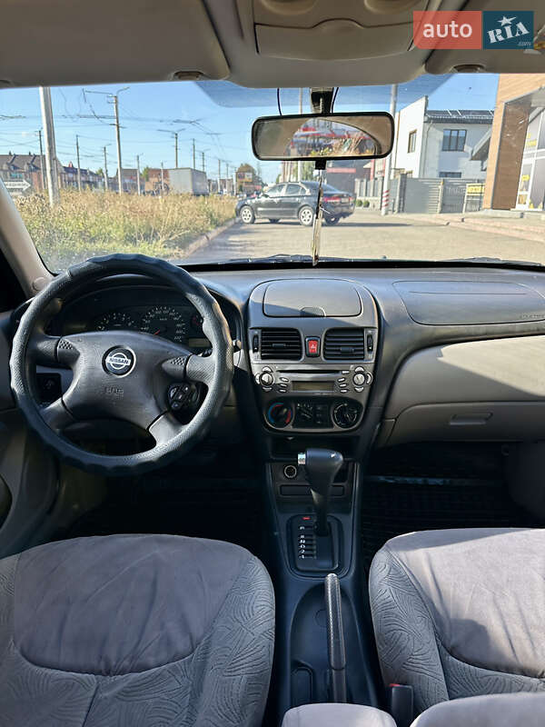 Хетчбек Nissan Almera 2001 в Білій Церкві