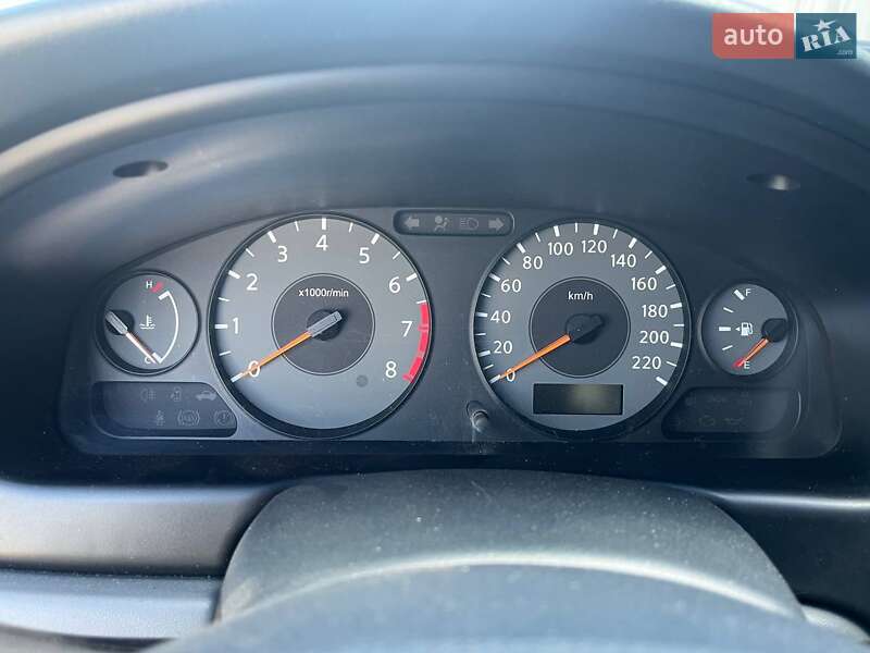 Седан Nissan Almera 2006 в Киеве