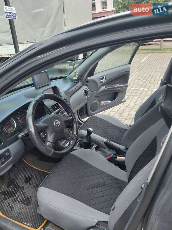 Хетчбек Nissan Almera 2005 в Івано-Франківську