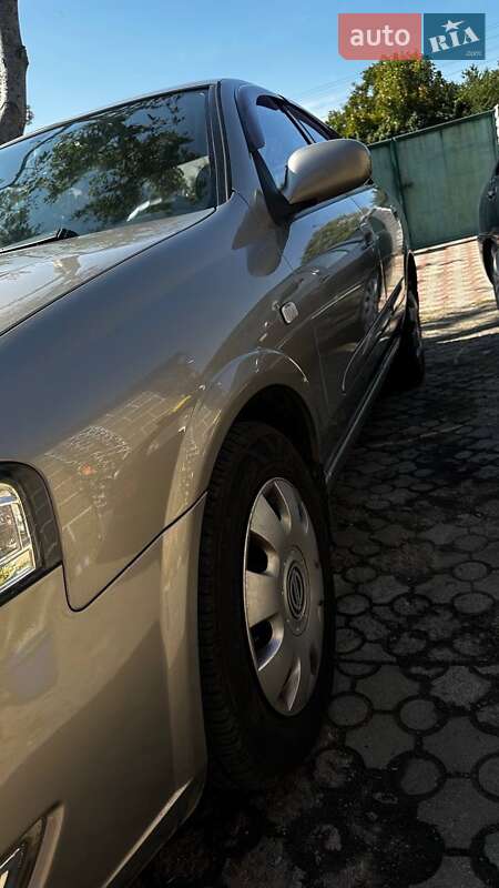 Седан Nissan Almera 2011 в Коростене