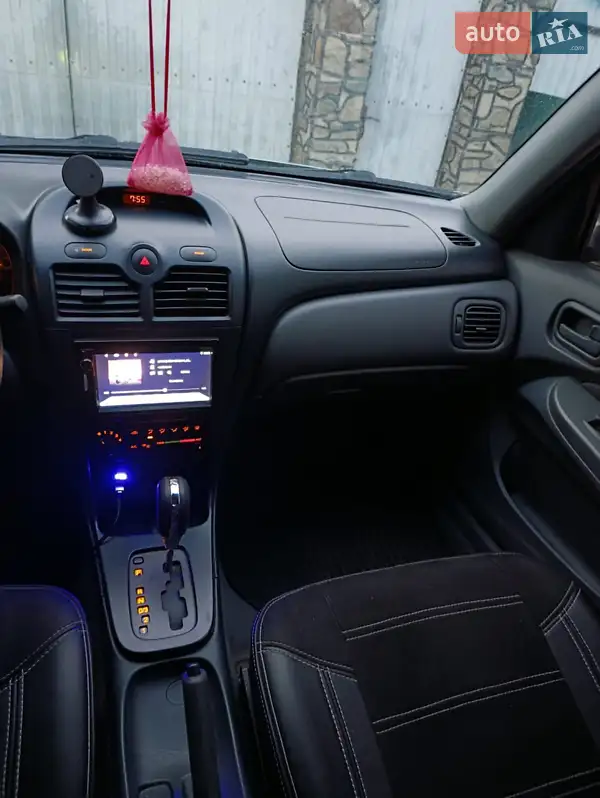 Nissan Almera