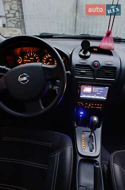 Седан Nissan Almera 2006 в Новом Буге