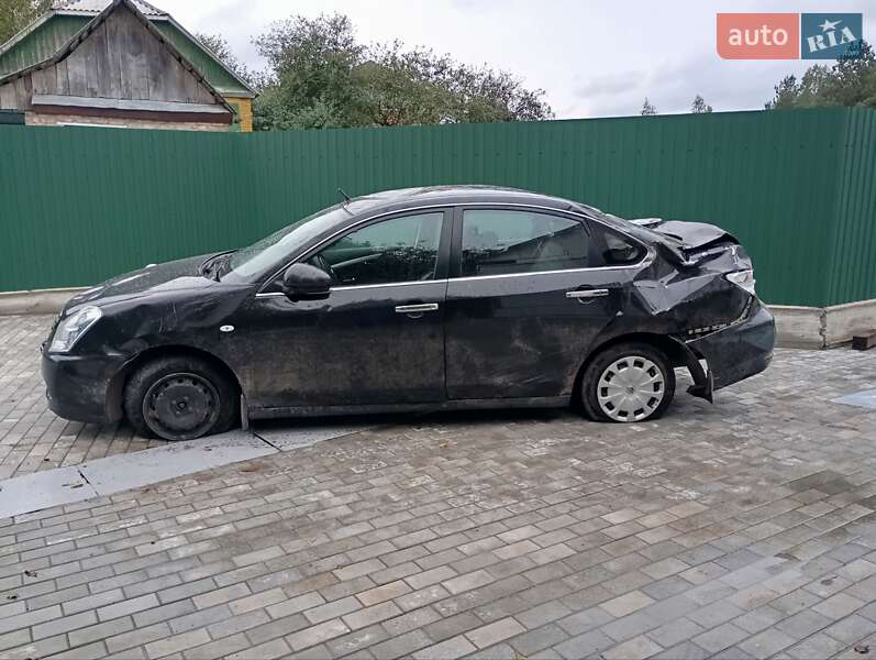 Седан Nissan Almera 2016 в Калинівці