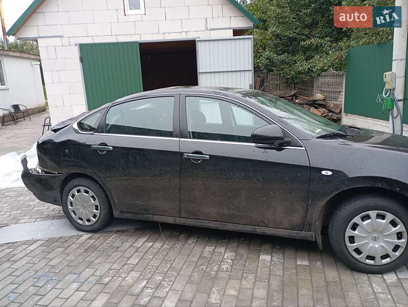 Седан Nissan Almera 2016 в Калинівці