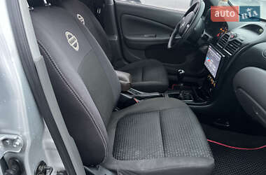 Седан Nissan Almera 2010 в 