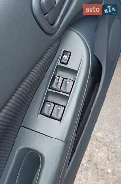 Седан Nissan Almera 2006 в  фото 5 Седан Nissan Almera 2006 в