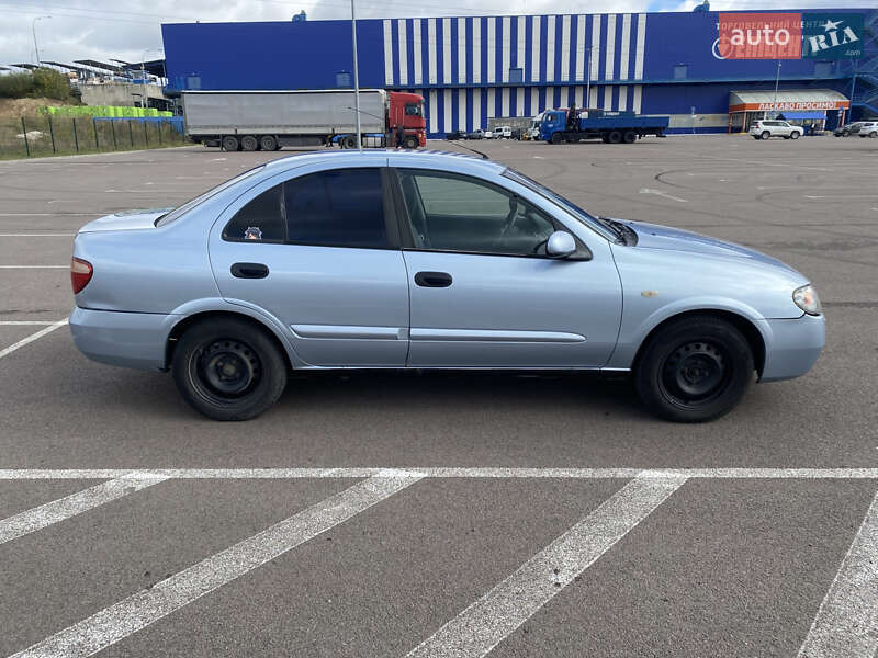 Седан Nissan Almera 2005 в Ровно