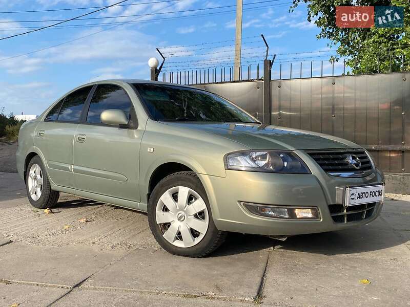 Седан Nissan Almera 2010 в 