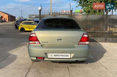 Седан Nissan Almera 2010 в 