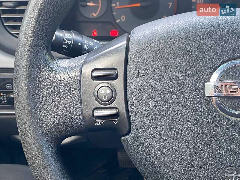 Седан Nissan Almera 2010 в Києві