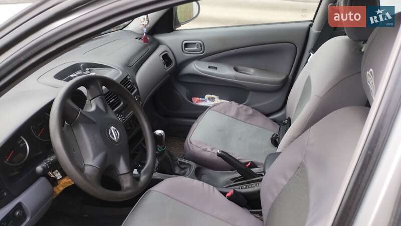 Седан Nissan Almera 2002 в Хмельницькому