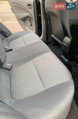 Седан Nissan Almera 2012 в 