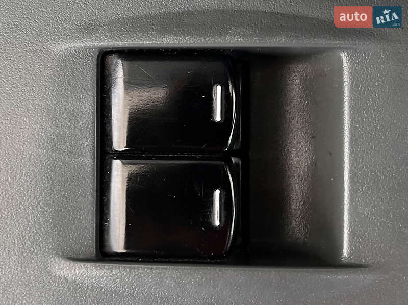 Седан Nissan Almera 2006 в Львове фото 20 Седан Nissan Almera 2006 в Львове