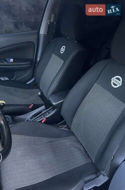 Седан Nissan Almera 2005 в Ужгороде